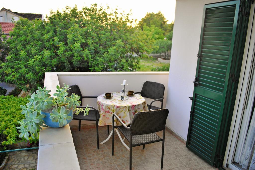 Apartments Buljevic Vrboska Habitación foto
